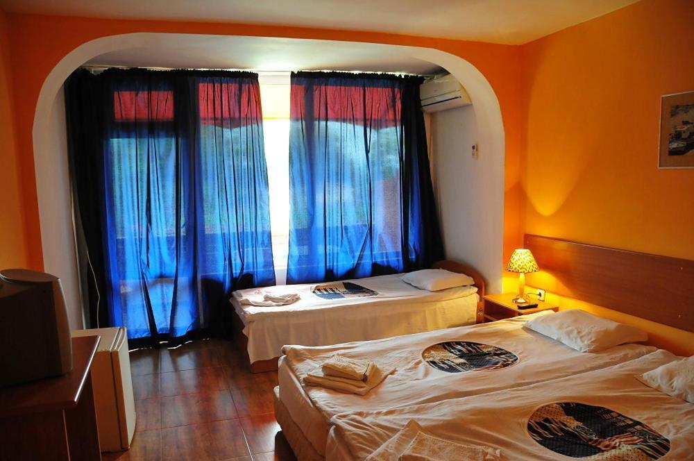 Hotel Surf Приморсько Номер фото